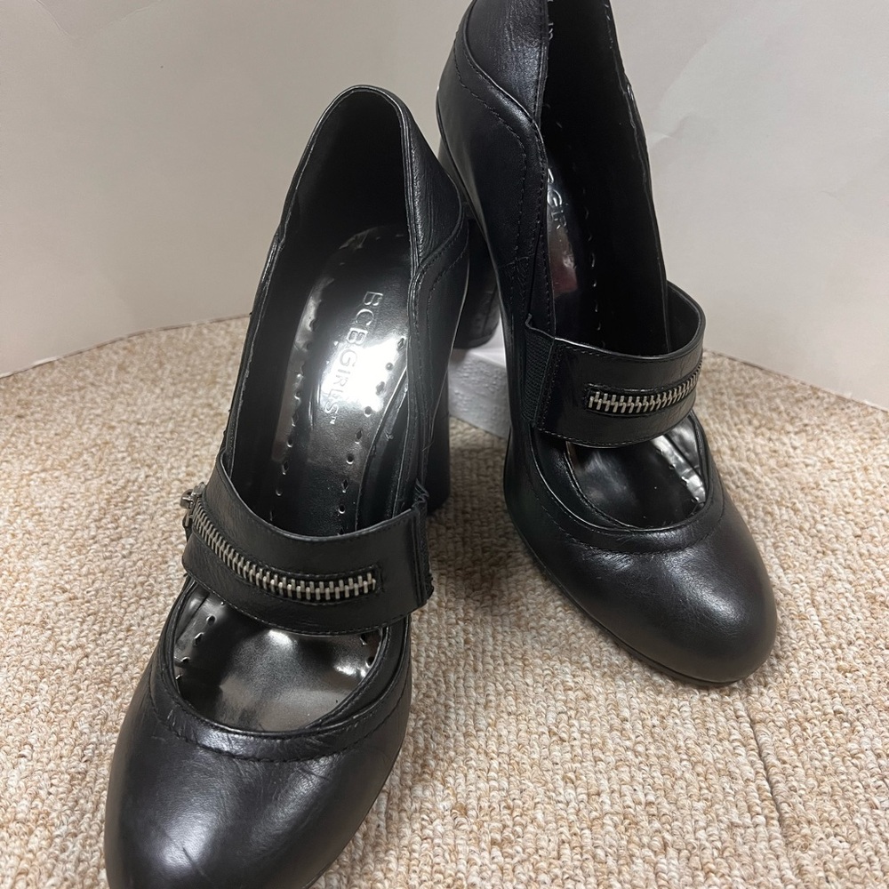 BCBG Lotun black leather Mary Jane heel pumps zipper accent 7B/37 women’s shoes